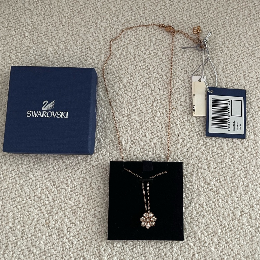 Swarovski‎ Crystal Flower Necklace